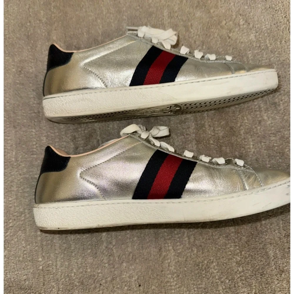 Gucci Metallic Sneakers with Red and Black Accents - Picture 3 of 8